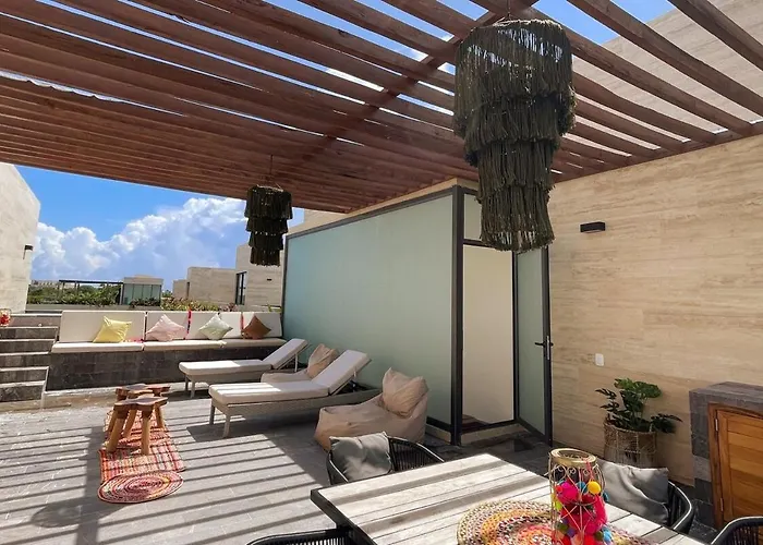 Luxury Penthouse With Rooftop And Private Sky-pool Ferienhaus